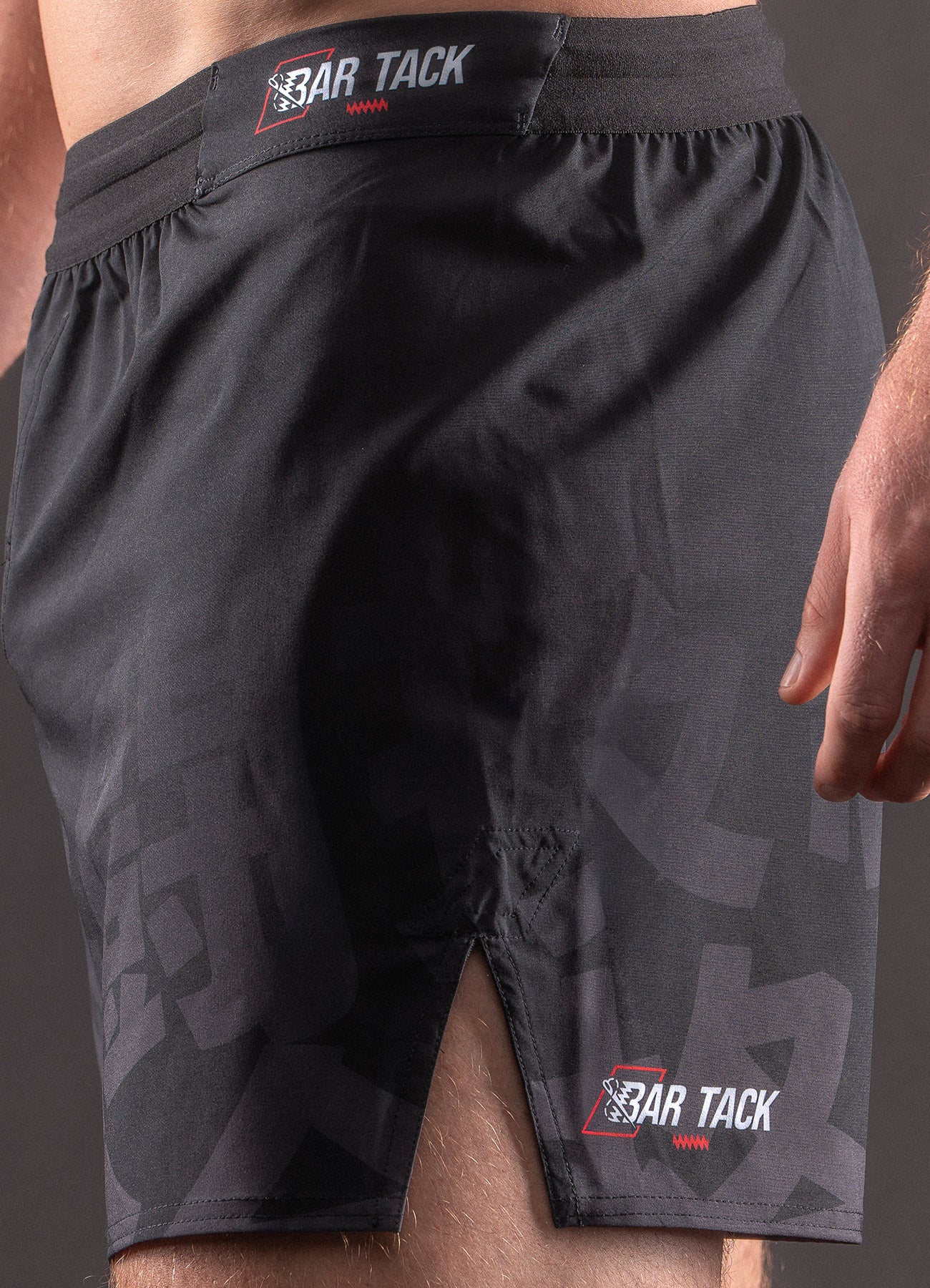 Short de MMA Bar Tack AeroLite™ «KUROGANE 黒鉄» - Noir