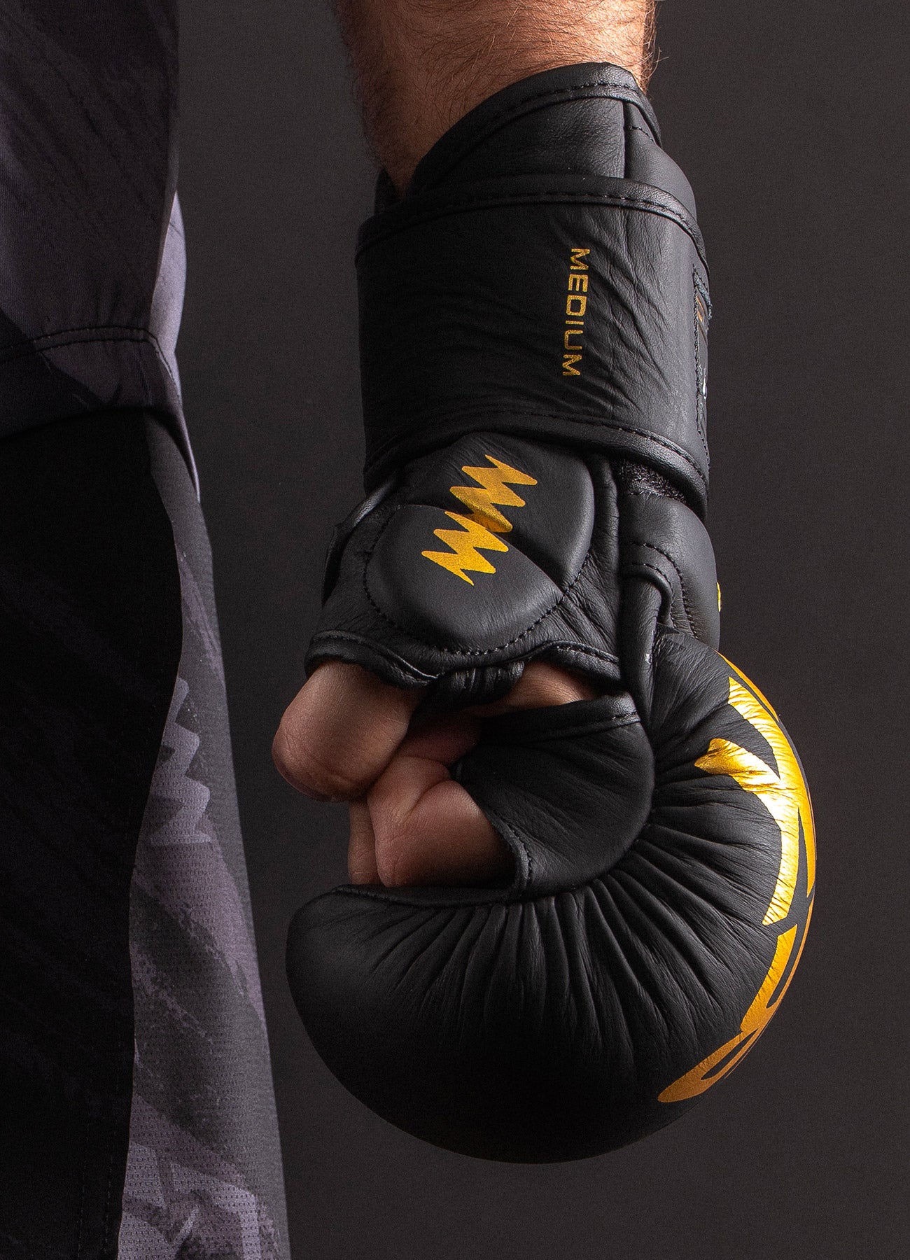 Gants de MMA Sparring Bar Tack Nova™ "Gravity" - Noir/Or
