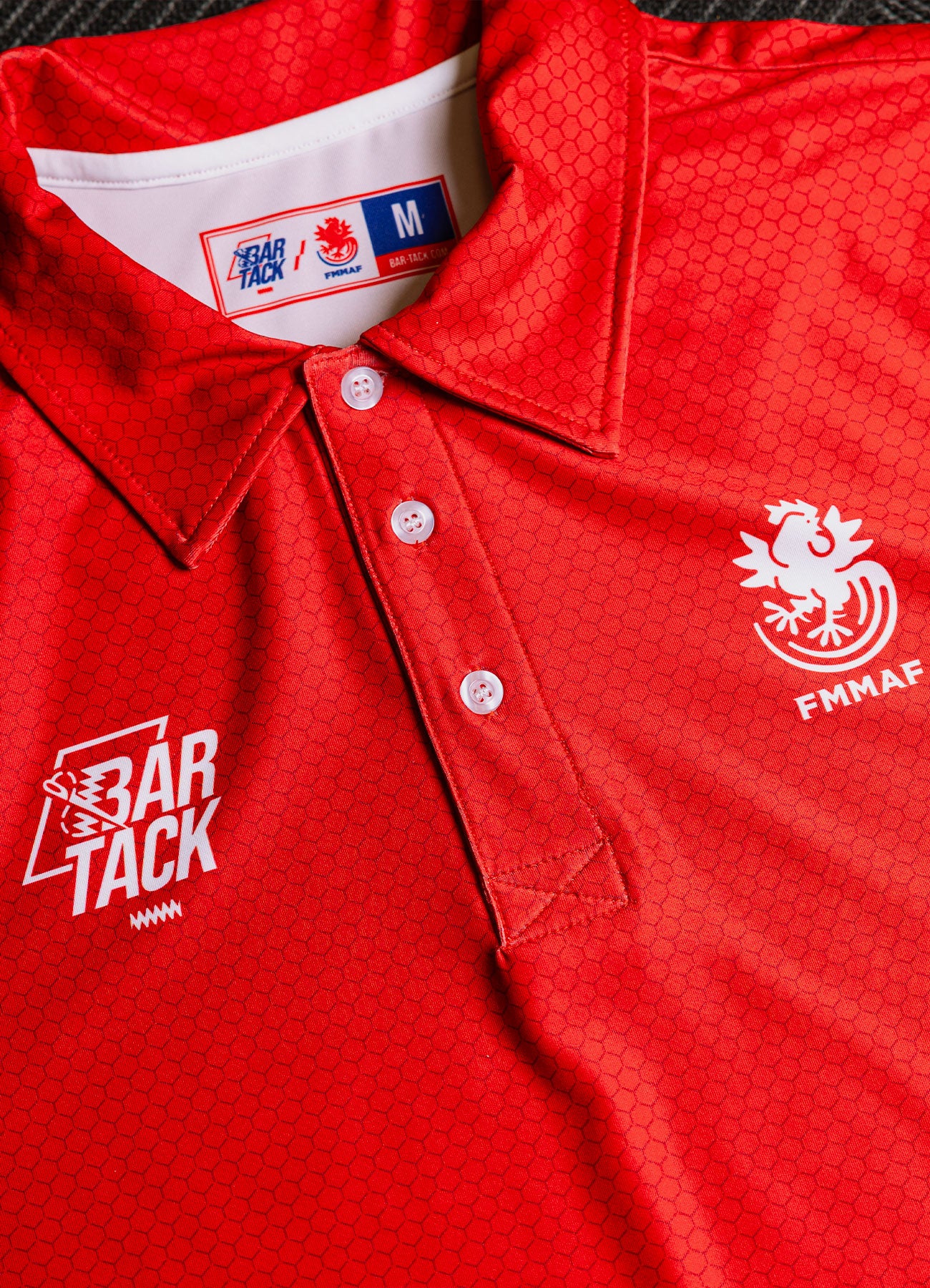 Polo DryMax™ Bar Tack x FMMAF "Medical" - Rouge