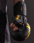Gants de MMA Sparring Bar Tack Nova™ "Gravity" - Noir/Or