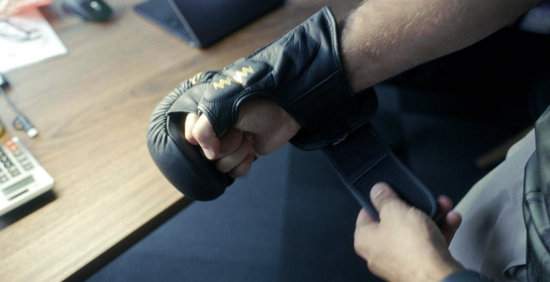 Gants de MMA Sparring Bar Tack Nova™ "Gravity" - Noir/Or